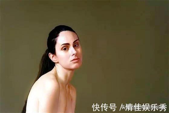 哈维尔|他画女人体比冷军还逼真,照相机都拍不出来,网友:怎么好意思画
