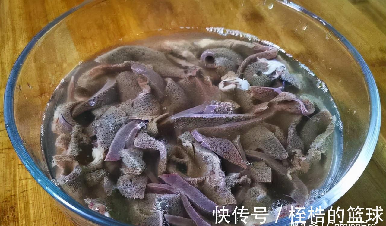 炒制|猪肝最忌用清水洗,等于吃毒素,教你正确做法,毒素自动跑出来
