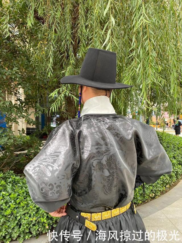 飞鱼服|最近流行一种汉服,近看很帅,远看却像垃圾袋,网友邪剑仙