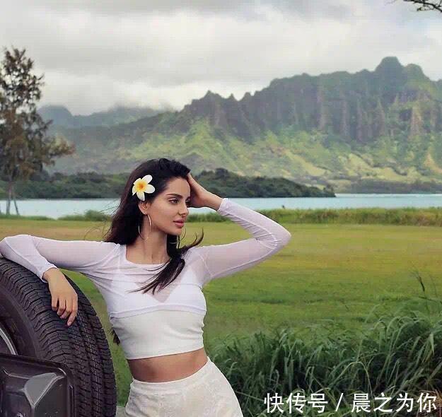 m伊朗超模,酷爱健身,颜值身材很惹眼,运动让她“女人味十足”