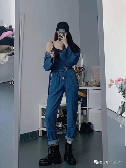 春天黑色马丁靴怎么搭配衣服好看