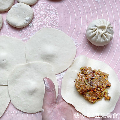 料足口感好,你一定喜欢的香菇木耳鲜肉包