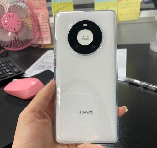 前所未见|华为P50全新外观形态专利被“扒出”，摄像头造型前所未见！