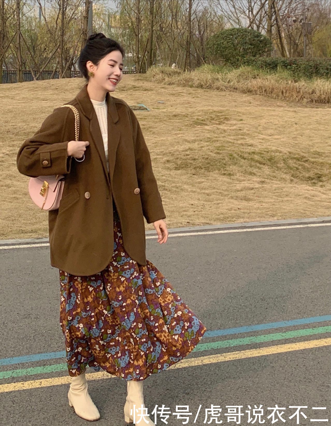 聪明的女人早就不追求“少女感”了，大气优雅才是更明智的选择