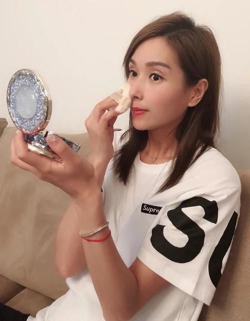 控油持妆奶油肌！这5款蜜粉饼值得无限回购