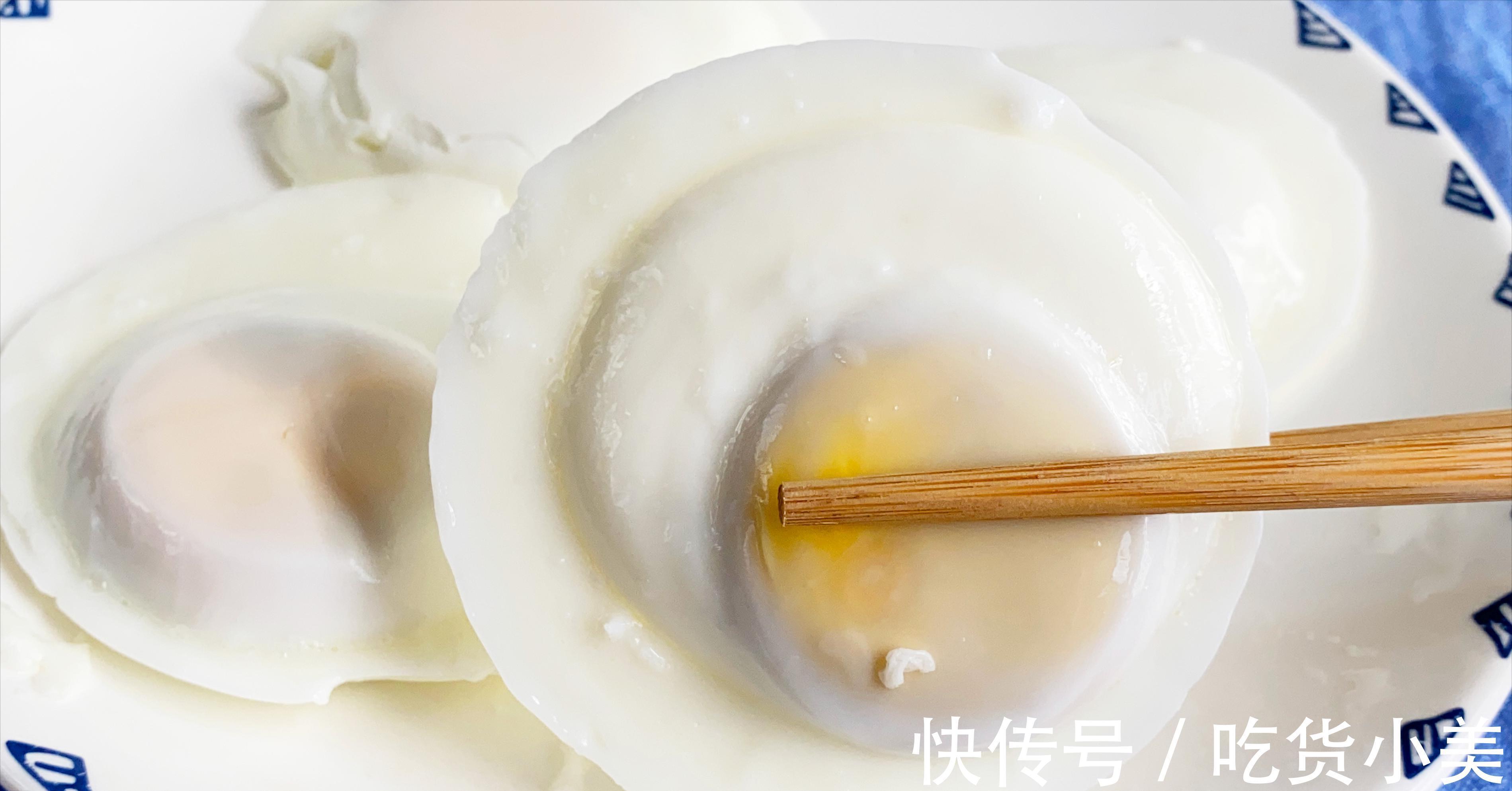搅拌均匀|荷包蛋这样做太牛了,大厨教你新做法,一锅做6个,一个都不散