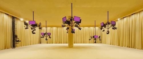 2021年流行色:象征力量和希望的极致灰+亮丽黄