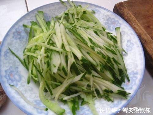 口感|天气热没胃口拿根黄瓜这样做,做法简单,清口解腻,你不学吗