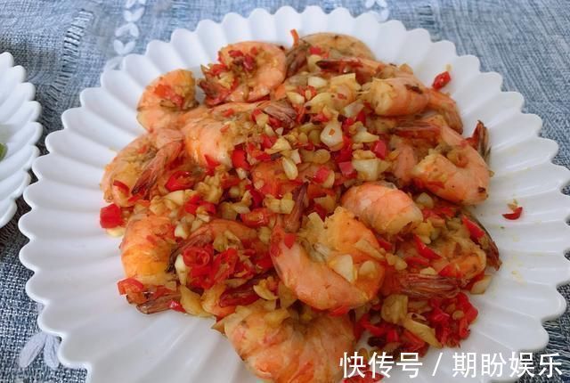 三人|一家三口的晚餐,两菜一汤,一屋三人,简简单单却充满了爱