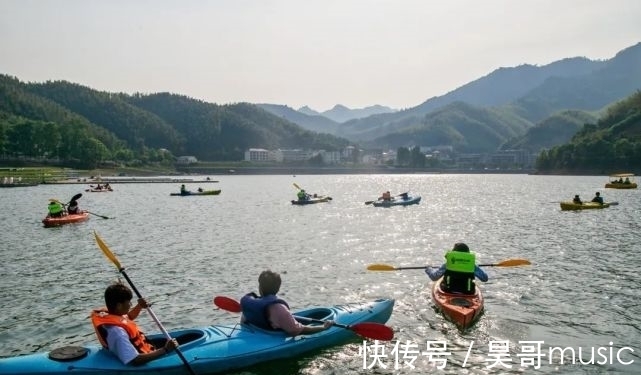 踏着秋天的落叶，玩转千岛湖多样项目，品味和邑营地之美！