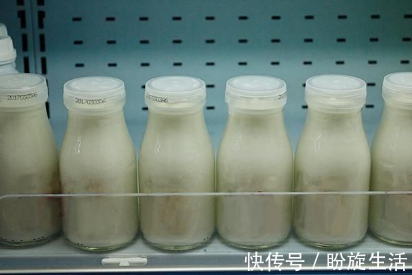 营养师|什么时间喝牛奶最好?早上还是晚上?营养师:要知道禁忌,别喝错