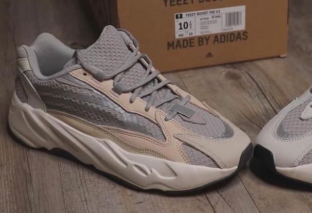 买到省几千!奶油Yeezy 700 V2拼手速预约马上开启