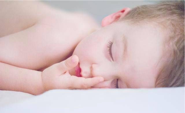 双胞胎姐姐“消失”在腹中,化为弟弟腿上的胎记