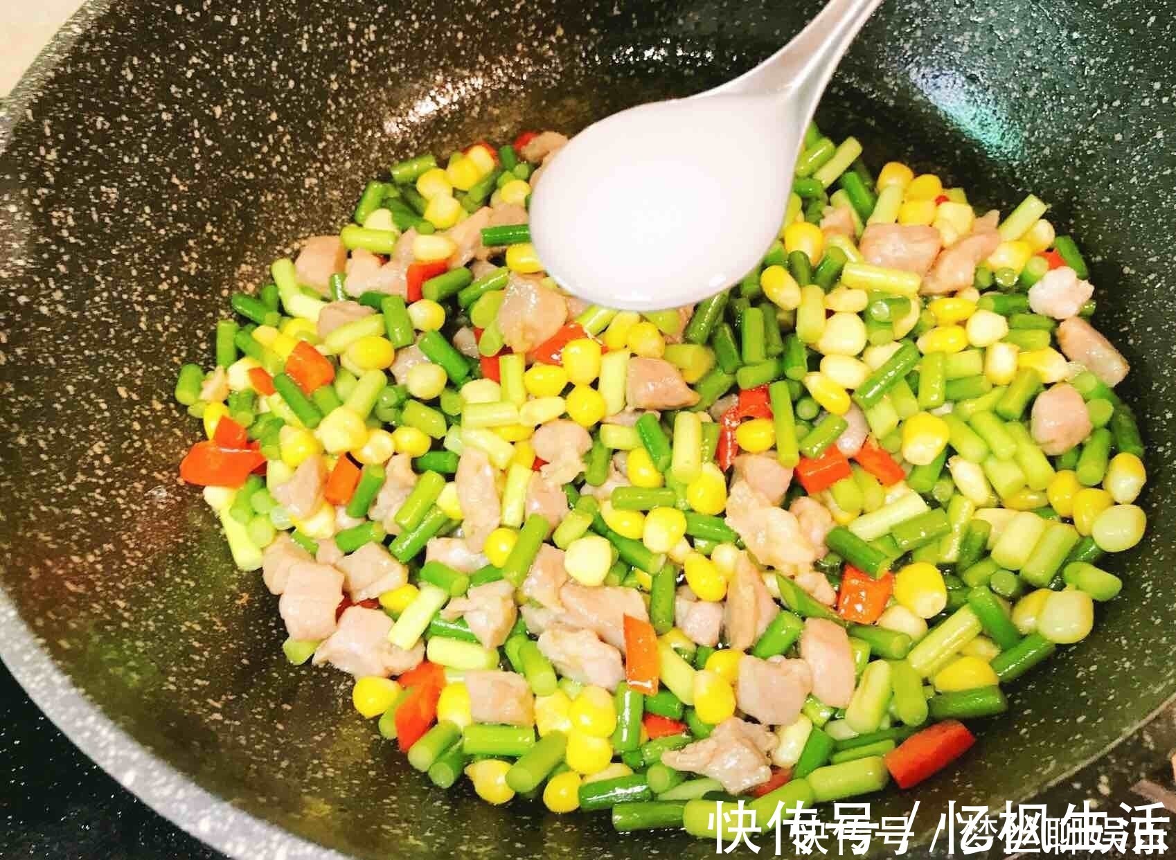 宿便|这菜是天然“洗肠草”,杀菌清肠道,隔三差五吃,排出宿便一身轻