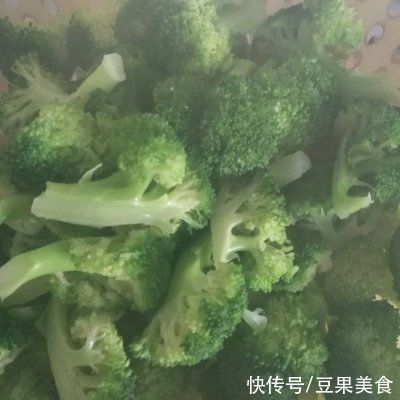 「平淡无奇」西兰花炒鸡胸肉超美味没吃过太可惜了