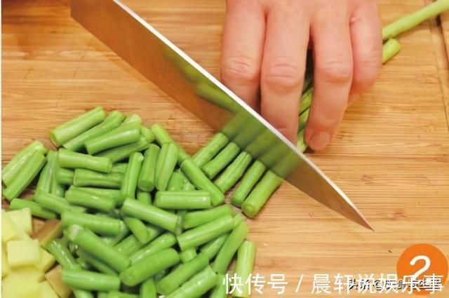 减肥|减肥也不用吃的单调，这道减脂餐，低卡低热量，比水煮青菜好吃