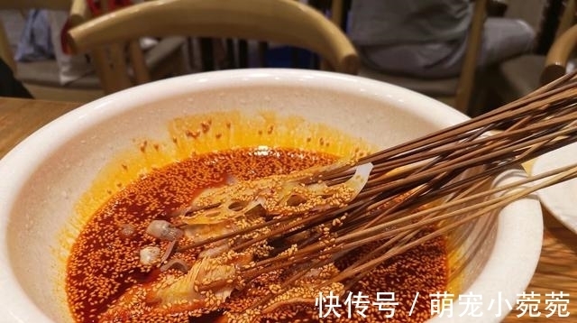 十五道饭店精品凉菜，川味十足，味型丰富，深受广大观众喜爱