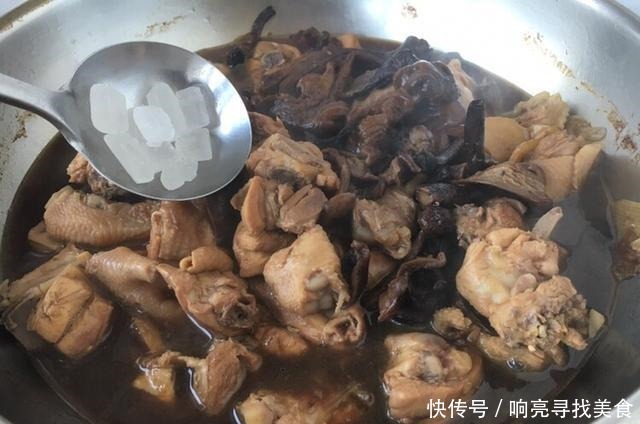 蘑菇|东北八大炖之一小鸡炖蘑菇,肉质鲜嫩,汤汁浓厚鲜美,好吃到晕