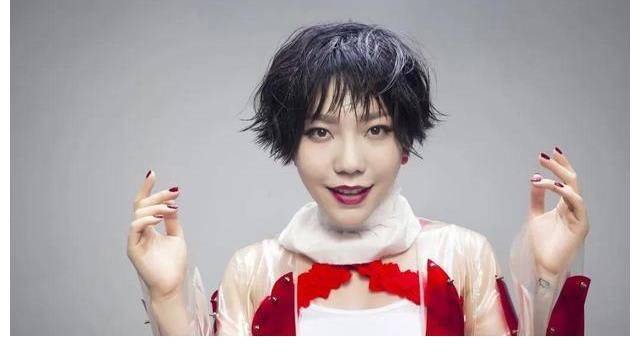 因《中國好聲音》紅極一時的吳莫愁為何消失了，現在過得怎么樣？