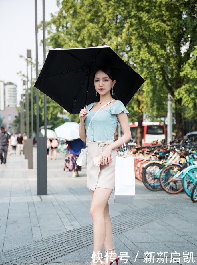 短发|街拍:短发美女的身材真好,长相成熟典雅,温婉可人