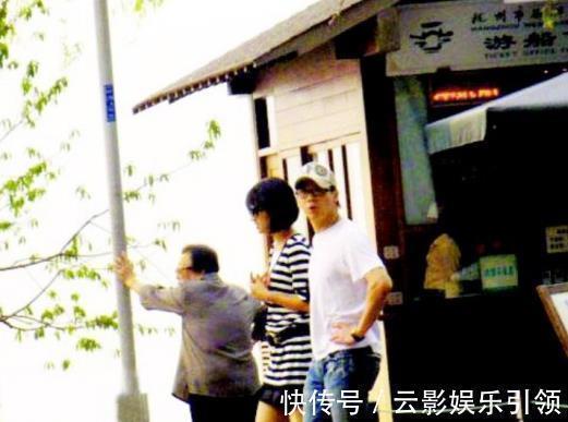 40歲的朱丹,從“主持一姐”到“卑微人妻”,她真的值嗎