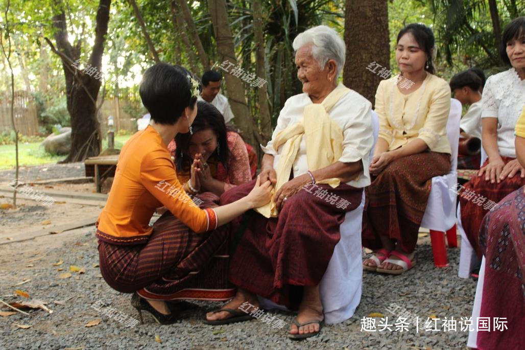 艳压群芳&诗妮娜才是泰王白月光!夜色下惊鸿一舞美绝了,苏提达迎最强对手