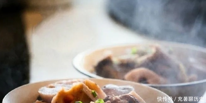 神灵|老祖宗:“菜不摆三,筷不成五,席不坐六”,饭桌上都有啥规矩?