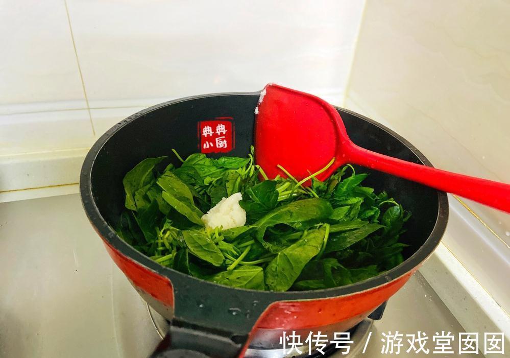 低脂低卡,减肥必备时蔬,超好吃的清炒菠菜