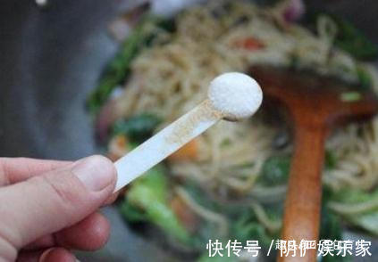 零花钱|6岁儿子花100元买一袋盐,妈妈前去讨公道,收银员自己看监控