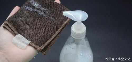 卫生间|卫生间放2根尼龙扎带,真是厉害了,一年能省不少钱,涨知识了