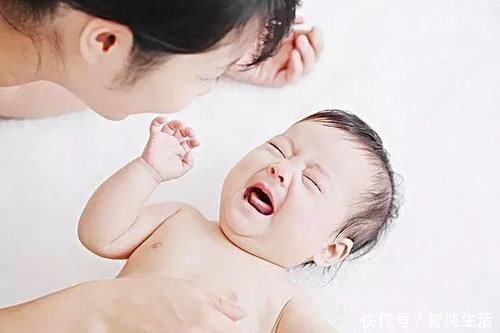 n母乳亲喂的甜蜜烦恼，是世界上任何奶粉都无法代替的味道与温暖