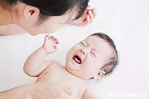 n母乳亲喂的甜蜜烦恼,是世界上任何奶粉都无法代替的味道与温暖