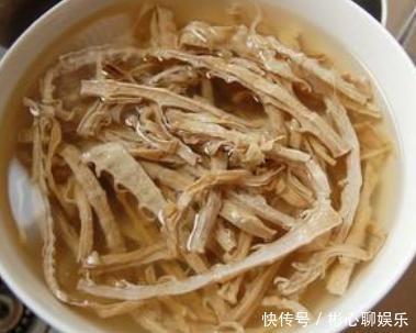 只用|干笋只用水泡发就错了老厨师加上这一步,干笋香软脆嫩又入味