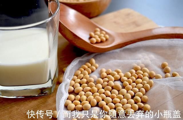 性早熟|8岁女孩身高停在1米2,检查结果为骨垢线闭合,只因一款保健品