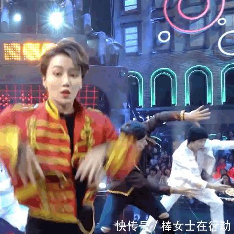 比刘雨昕舞蹈更IN的,是她的“无性别时尚”