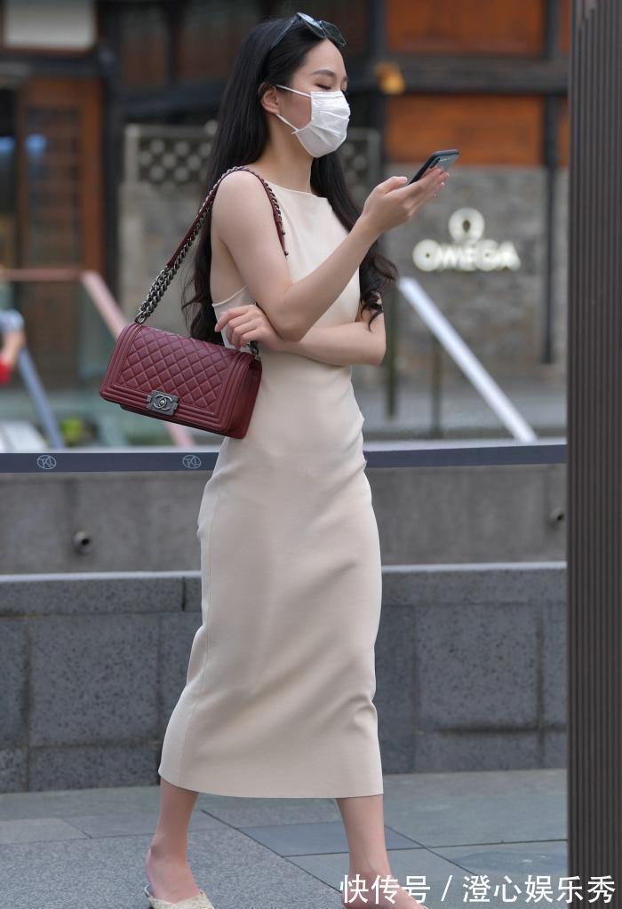 无袖连衣裙|米黄色无袖连衣裙,气质优雅,穿着迷人