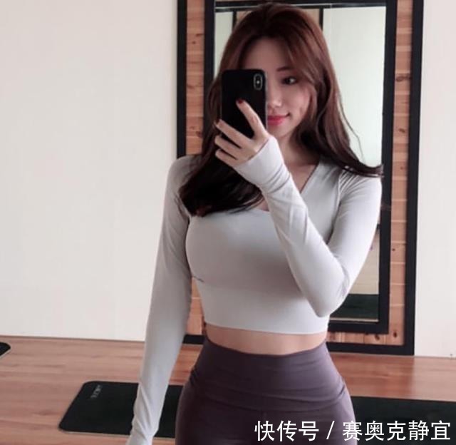 设计|打底裤的设计,显得高贵优雅,突显女人的优雅年轻
