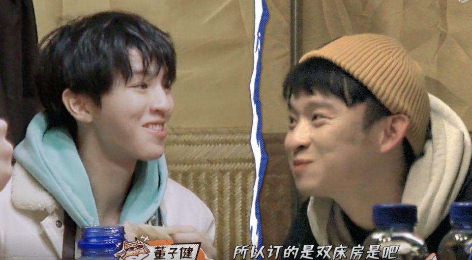 《恰好是少年》直播暴露真实素颜状态！王俊凯长痘刘昊然服务好？