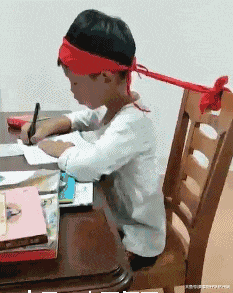 趣图|搞笑GIF趣图:姑娘是失恋了吗?你这样做不值得,好男人多的是!