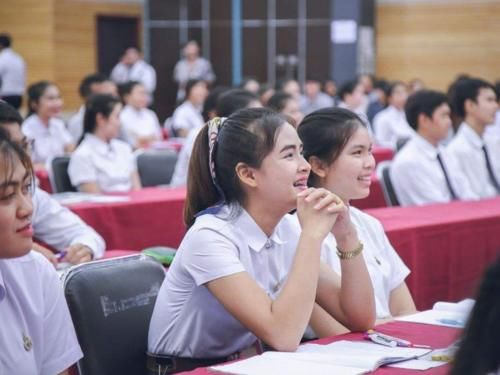 专业|大学这四大专业，学生年轻时不被认可，年龄大了就成“香饽饽”