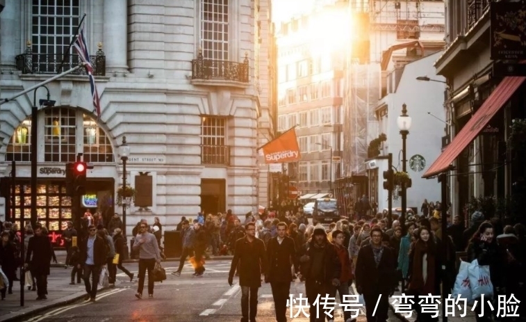 奢侈!作家梁文道:奢华在我国走得太快了,教养已经快跟不上它了