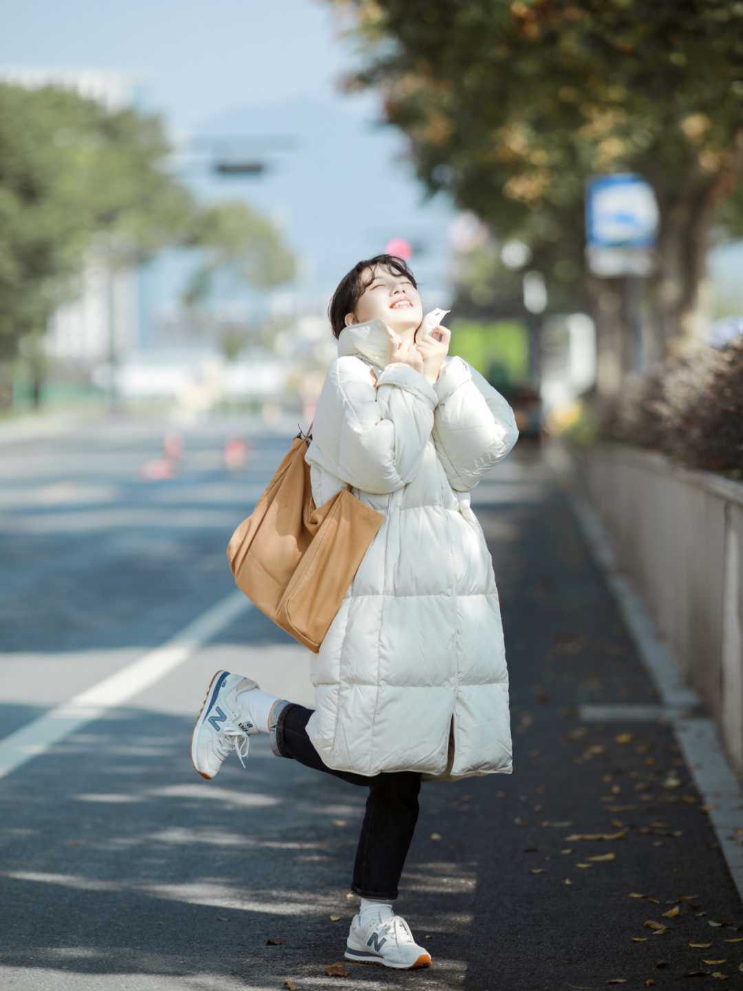 浅蓝色|真正聪明的小个子女生,羽绒服都这么穿显高显瘦,保暖舒适又洋气