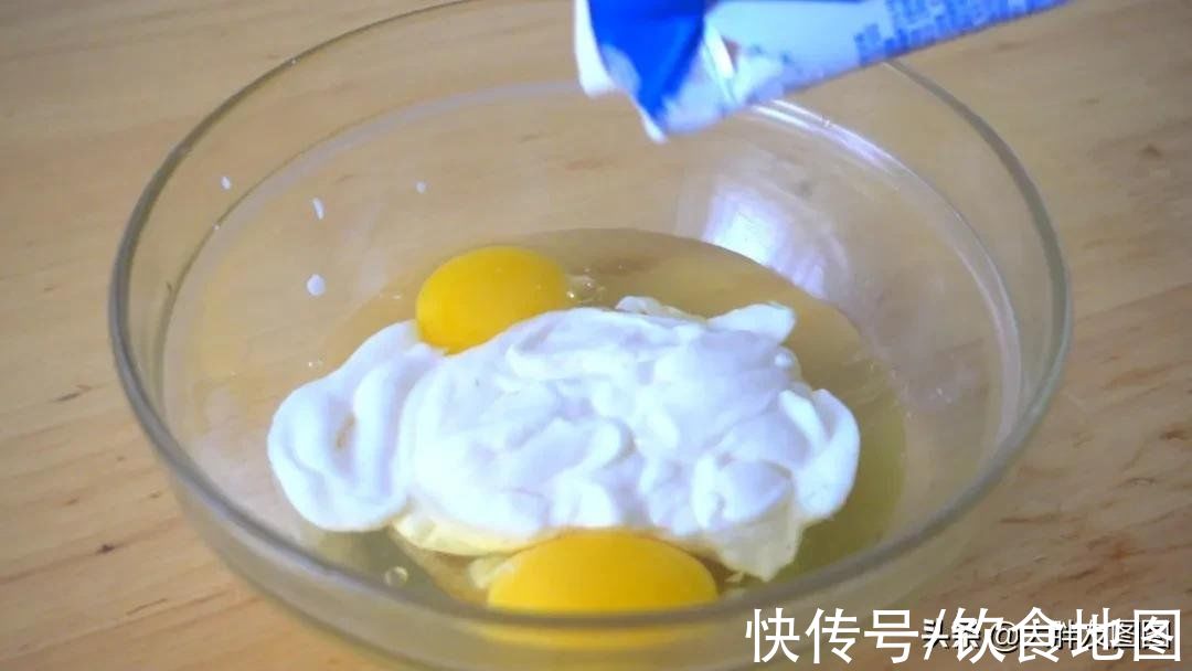 10分钟搞定热腾腾的早餐,不烤不蒸,软蓬的油墩子,上桌一秒光盘