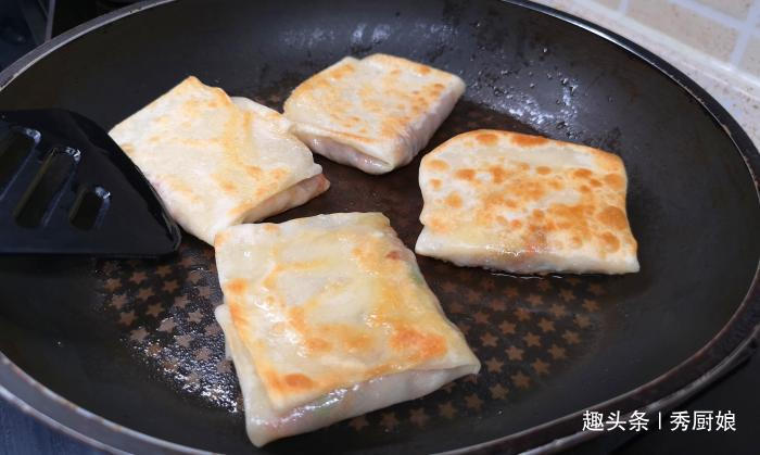 儿子迷上此面食，三天两头吃一次，不发面不烫面，上桌瞬间就扫光