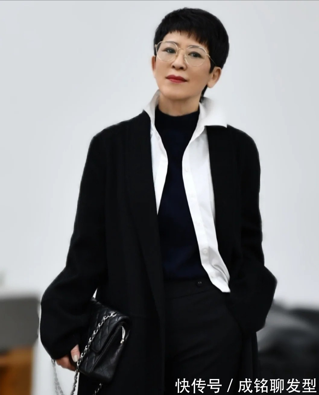 穿搭 五六十岁的女人这样穿最有品味,真实自然不装嫩,端庄大气显年轻