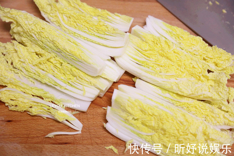 用水煮的一道菜，一滴油没放，鲜美又清爽，连汤都不想剩下