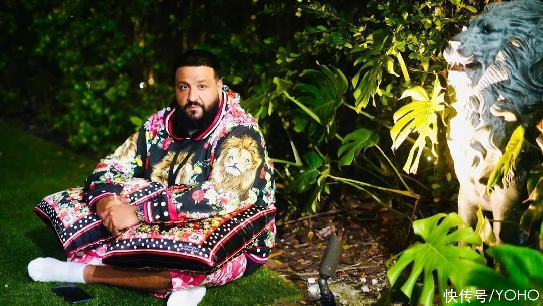 logo|土豪风,路人甲,暴发户?曾经的时尚黑洞Drake凭什么借着新联名咸鱼翻身?