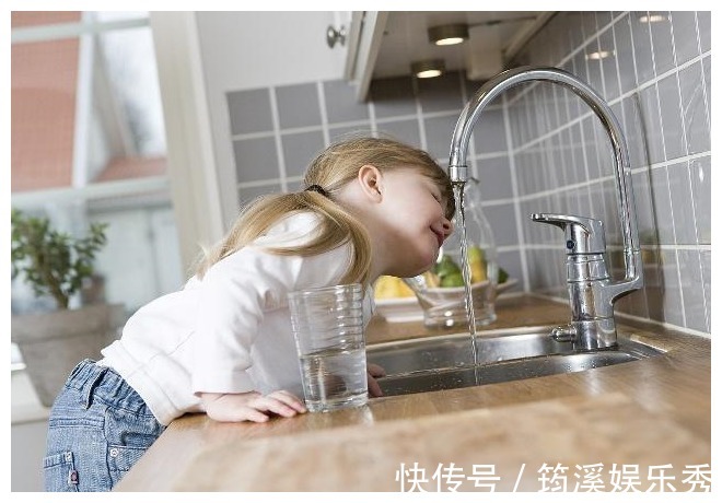 一杯温开水|早上空腹喝水,对身体有哪些影响?这些小知识,多留心了