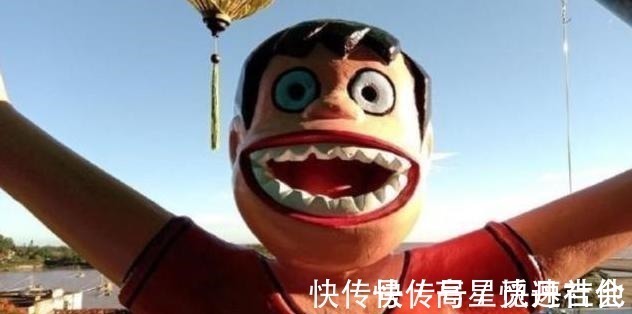 太丑|妈耶!这些动漫雕像也太丑了吧,静香长得竟然和胖虎一样
