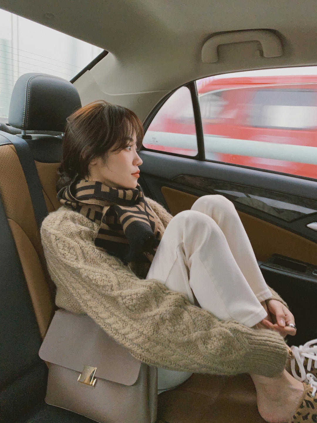 秋天|今年流行奶奶裤,专治各种缺点,微胖女生的最爱